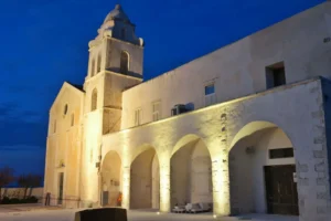 Vieste - Italie - road trip - vanlife - voyage - europe - camping car - van - fourgon aménagé