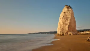 Vieste - Italie - road trip - vanlife - voyage - europe - camping car - van - fourgon aménagé