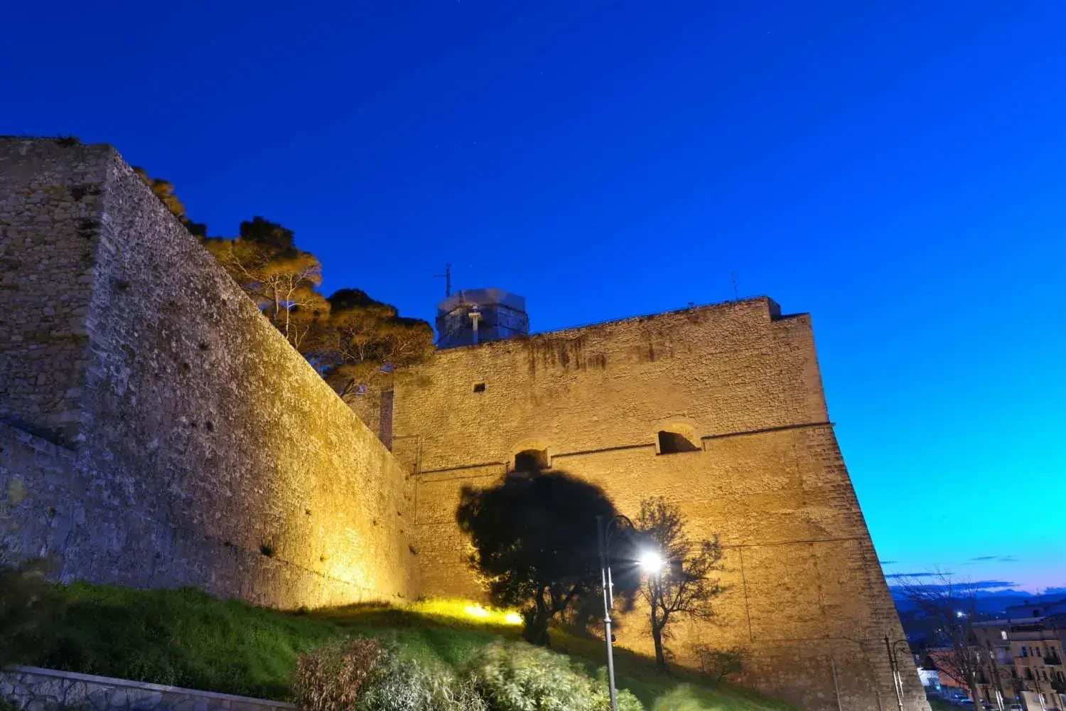 Italie - road trip - vanlife - voyage - europe - camping car - van - fourgon aménagé